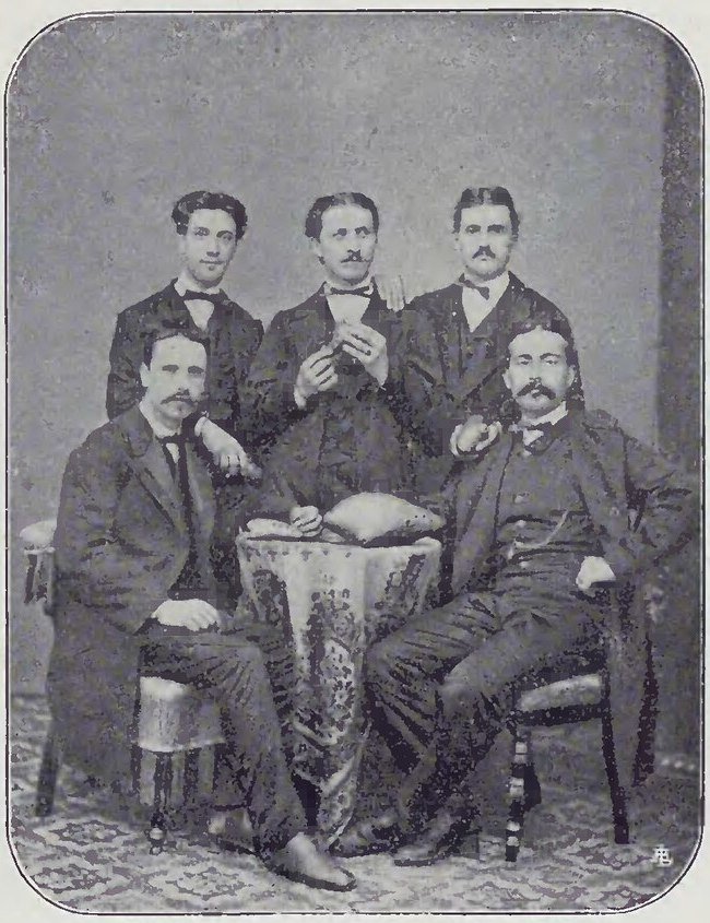 Photograph from Ars et Labor, July 15, 1909, page 495, captioned L'inventore and Il basso