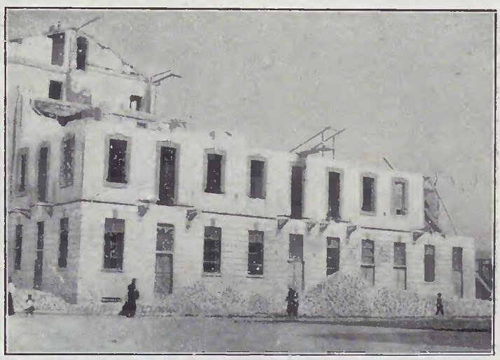 Photograph from Ars et Labor, July 15, 1909, page 495, captioned Un angolo in demolizione