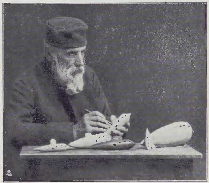 Photograph from Ars et Labor, July 15, 1909, page 496, captioned Nella vecchiaia: ancora difficoltà!